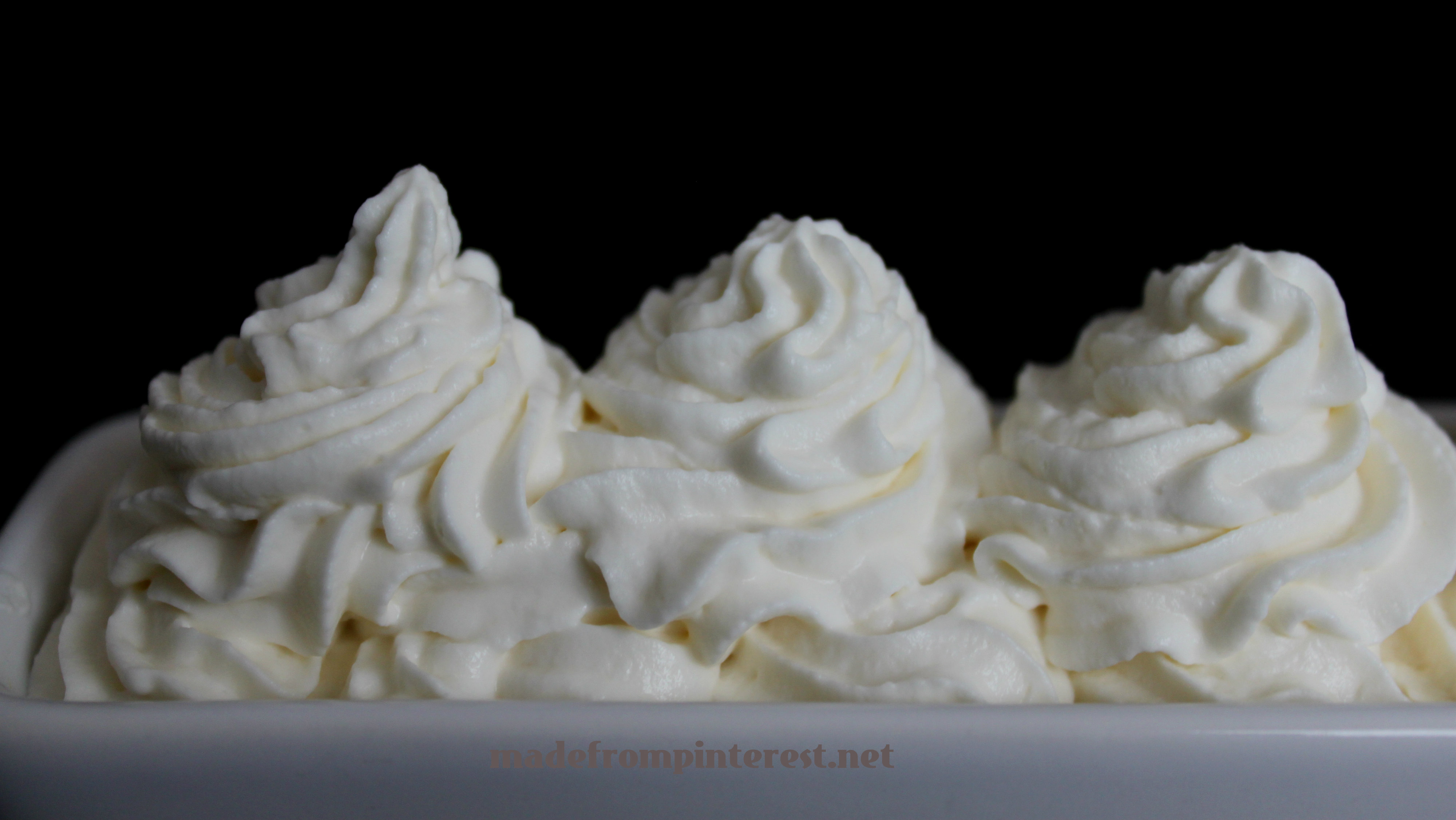 Stabilized whipped cream for peaks that last for a week by madefrompinterest.net