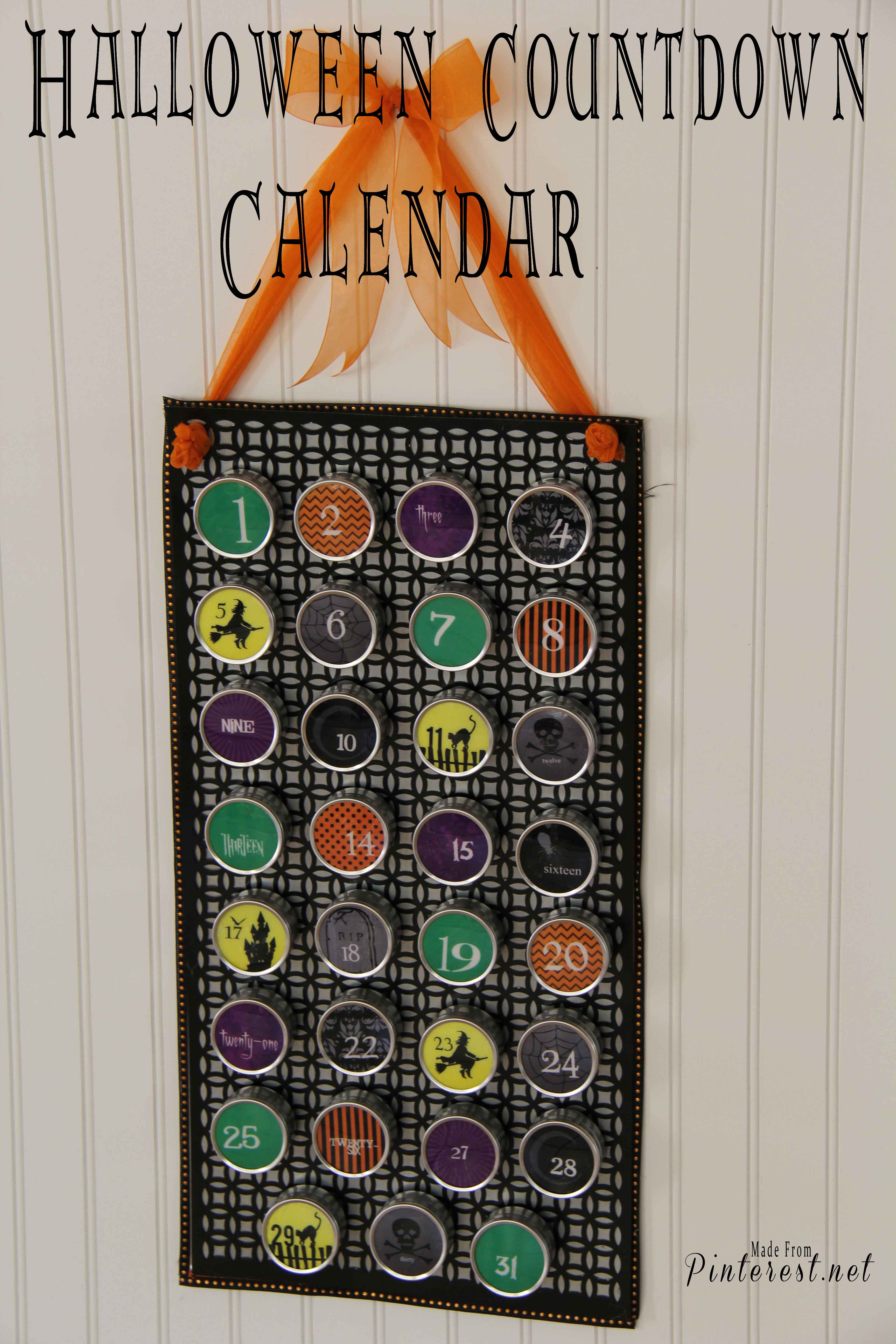 Halloween Countdown Calendar - Countdown to Halloween with this fun advent calendar full of Halloween jokes! There is enough room in each tin to add a special treat.This is easy to make with the FREE printable.