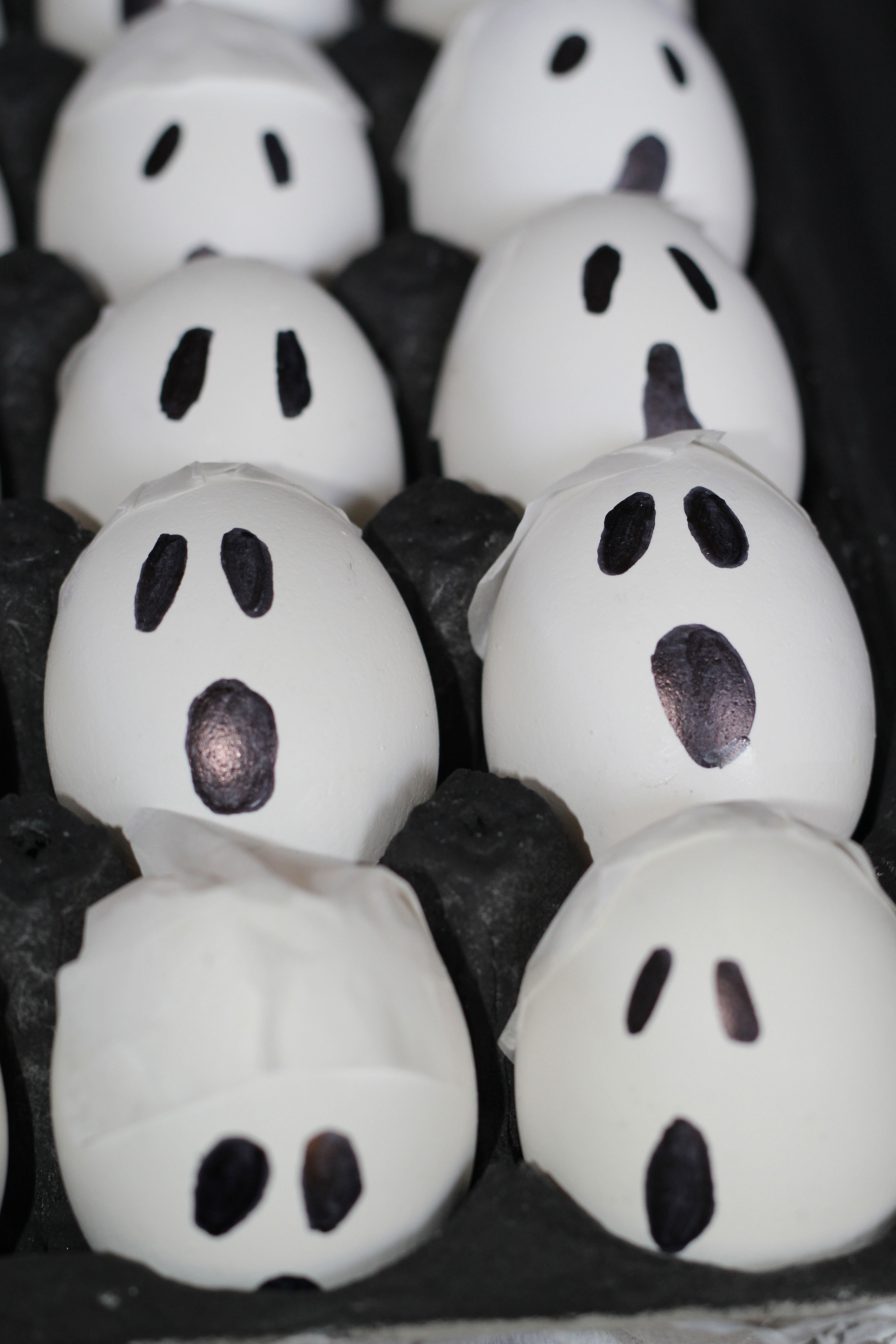 Make these fun ghost bombs with hollowed out egg shells and Talcum Powder. Your kids will love them!
