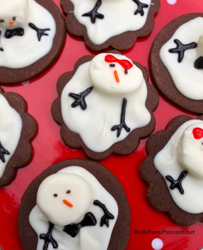 These Melting Snowman Cookies are going on my holiday plate!