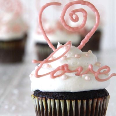 Quick Valentine’s Day Idea – DIY Chocolate Cupcake Toppers!