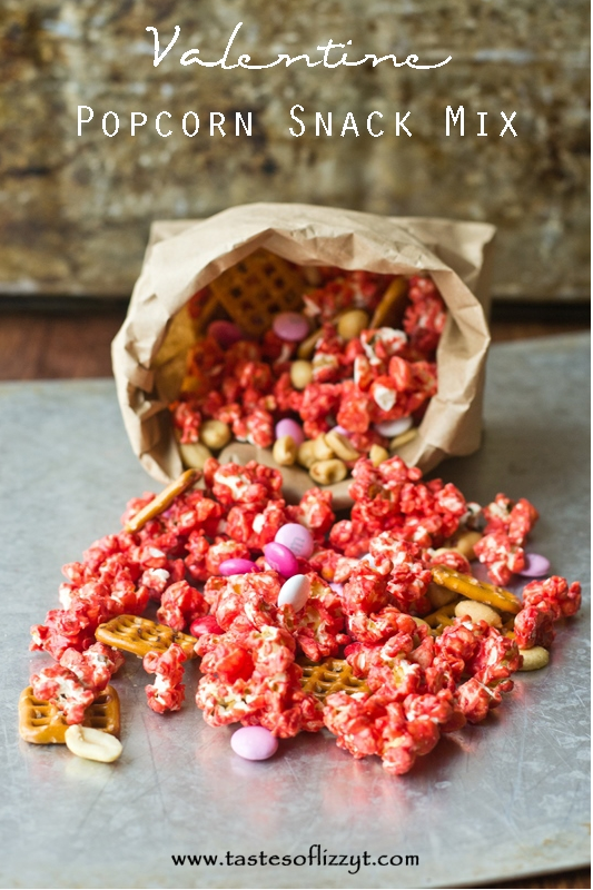 Valentine Popcorn Snack Mix - The perfect sweet and salty snack to make cupid's holiday special! #Valentine's Day