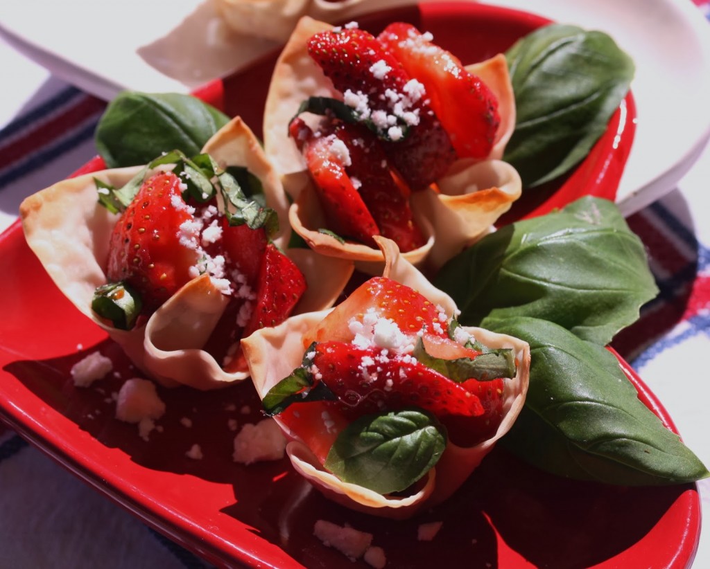 Strawberry-Wonton-Cups