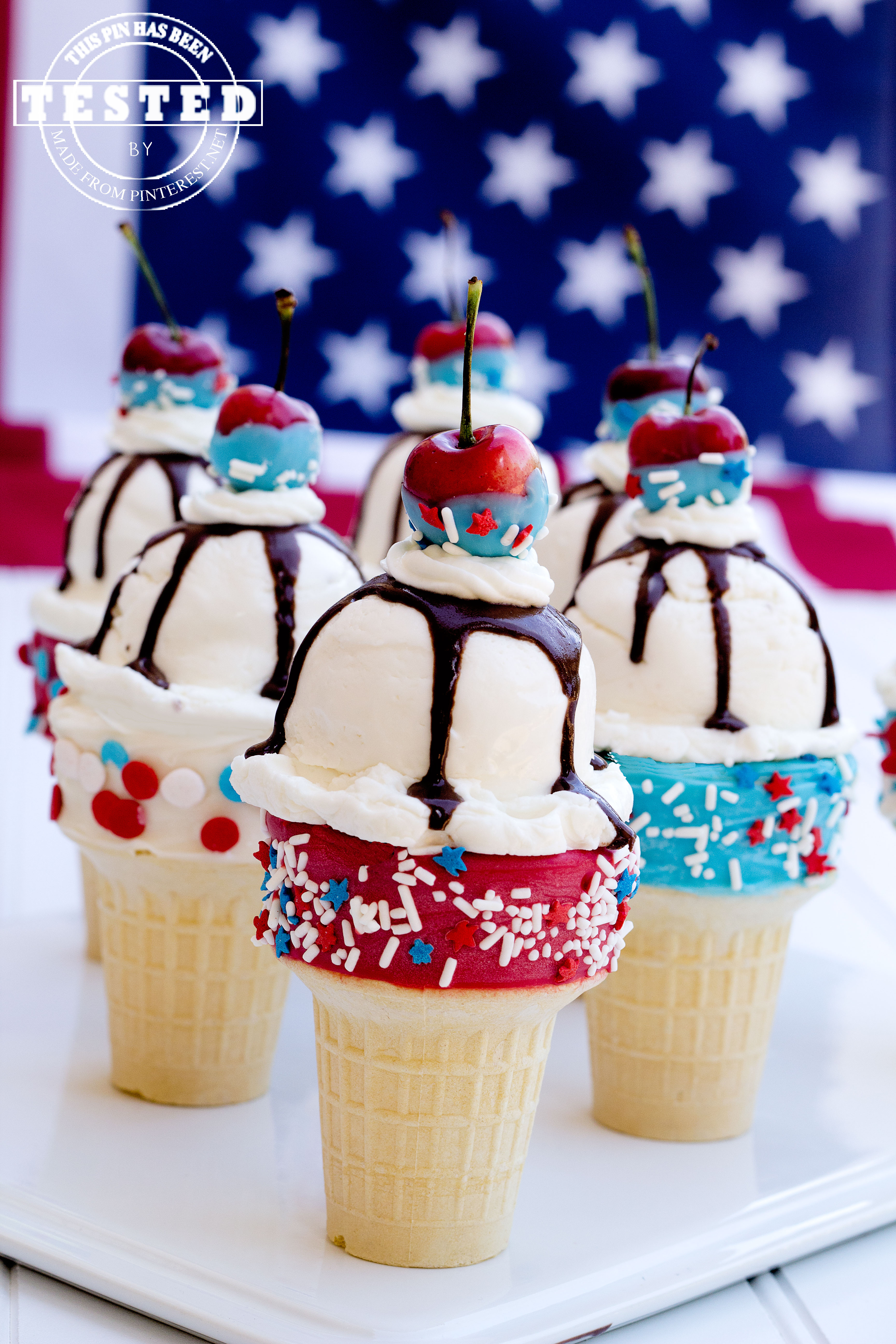 4th July Ice Cream Cones- Quick and easy treat for the 4th of July. Take ordinary ice cream cones and turn them into 4th of July spectacular ice cream cones!   #4th of July #Ice Cream Cones #Ice Cream