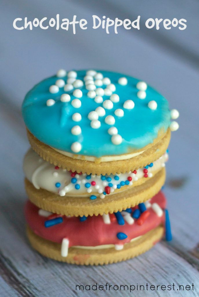 Chocolate Dipped Oreos in patriotic colors!