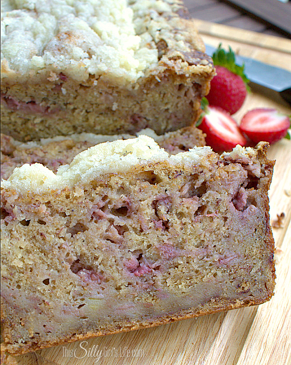 Streusel-strawberry-banana-bread