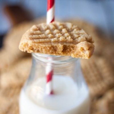Perfect Peanut Butter Cookies - No kidding, these are seriously perfection!