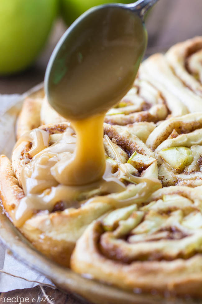 Caramel-Apple-Cinnamon-Rolls