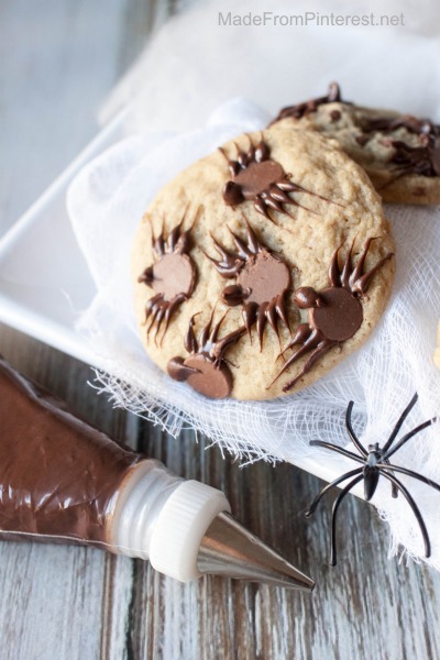 Chocolate Chip Spider Cookies - An easy to make Halloween treat!