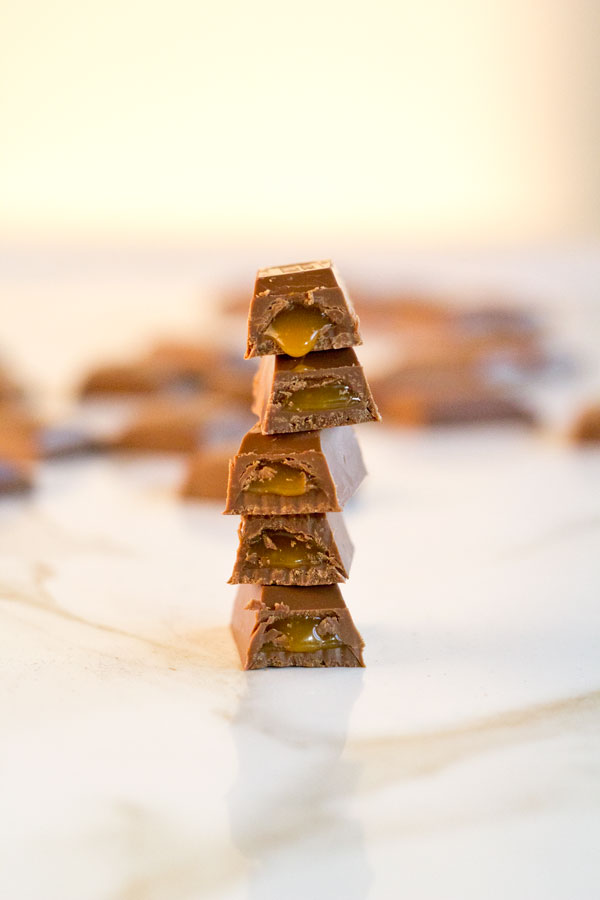 Lindt-Chocolat-Caramel-Bar-Stacked