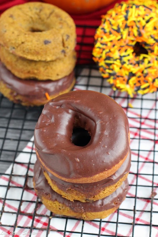 Pumpkin-Chocolate-Chip-Donuts