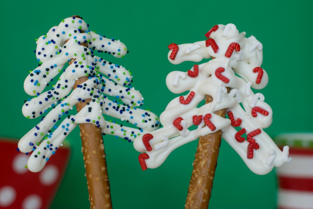 Super easy Pretzel Christmas Trees make up in minutes!!