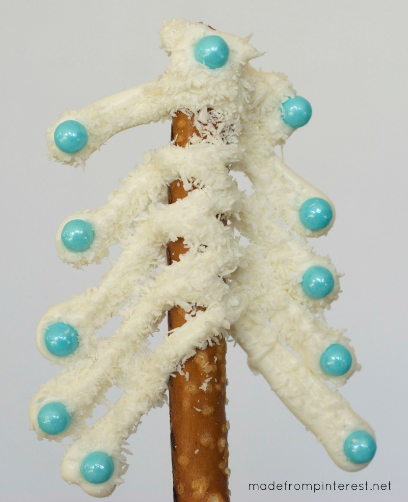 These Pretzel Christmas Trees are so fun to make with your kids. They are quick and easy too!