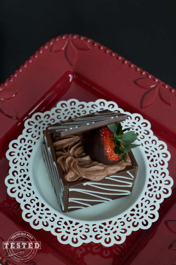Valentines Chocolate Box- This is the perfect idea for a homemade chocolate box. It is quick and easy to make, but looks like you spent hours on it. A great gift for your sweetheart!
