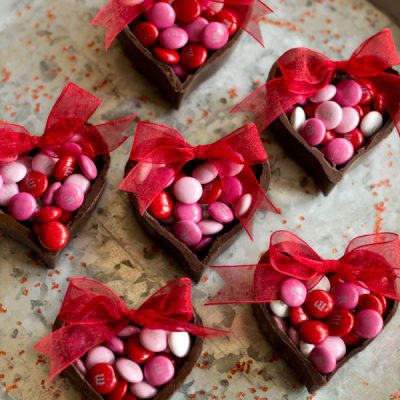 Chocolate Heart Cups - These are the perfect gift for chocolate lovers! They are a quick and easy dessert any foodie will love! You can fill them with candy, mousse, or even a small gift.