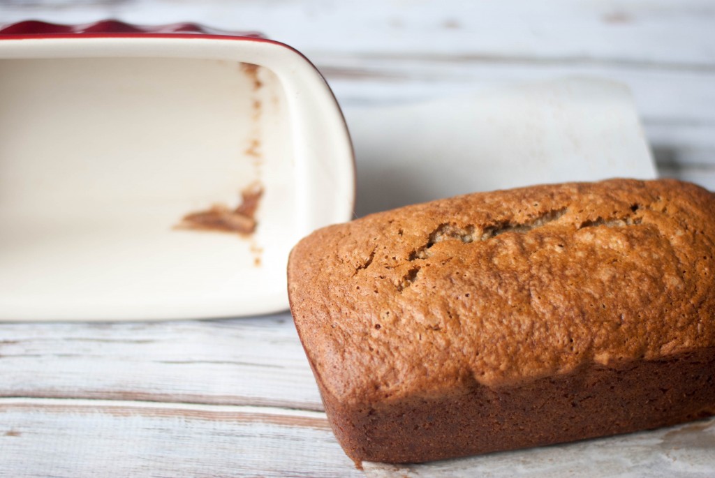 moist-and-easy-banana-bread-recipe