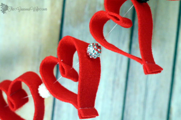 heart-bead-Valentine-garland