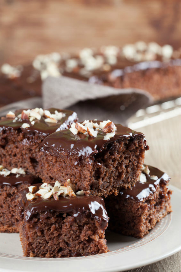 Gingerbread-Cake-with-Chocolate-Topping-and-Hazelnuts
