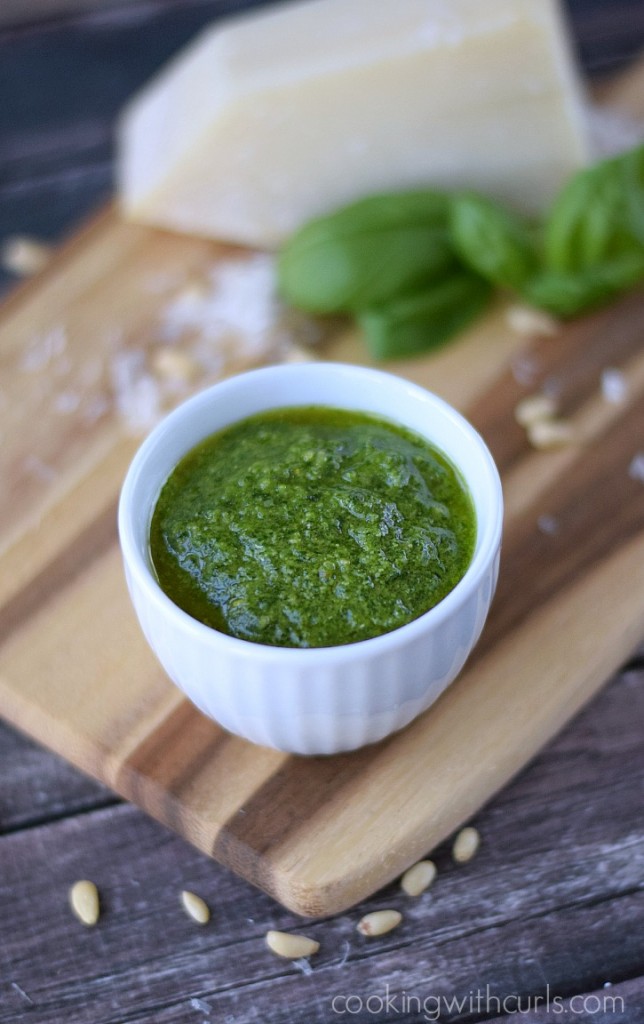 Homemade-Traditional-Basil-Pesto