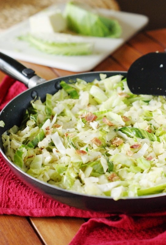Sauteed-Cabbage-with-Bacon-in-Pan