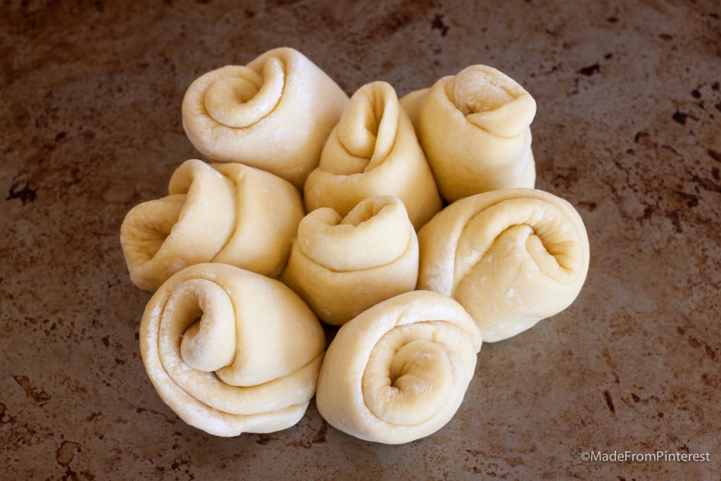 Soft, tender, easy homemade dinner rolls. Perfect side dish for spring holiday meals!