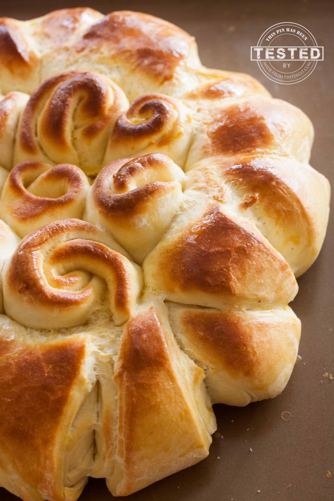 Swirly Curly Bread - Soft, tender, easy homemade dinner rolls. Perfect side dish for spring holiday meals! Step by step picture tutorial.