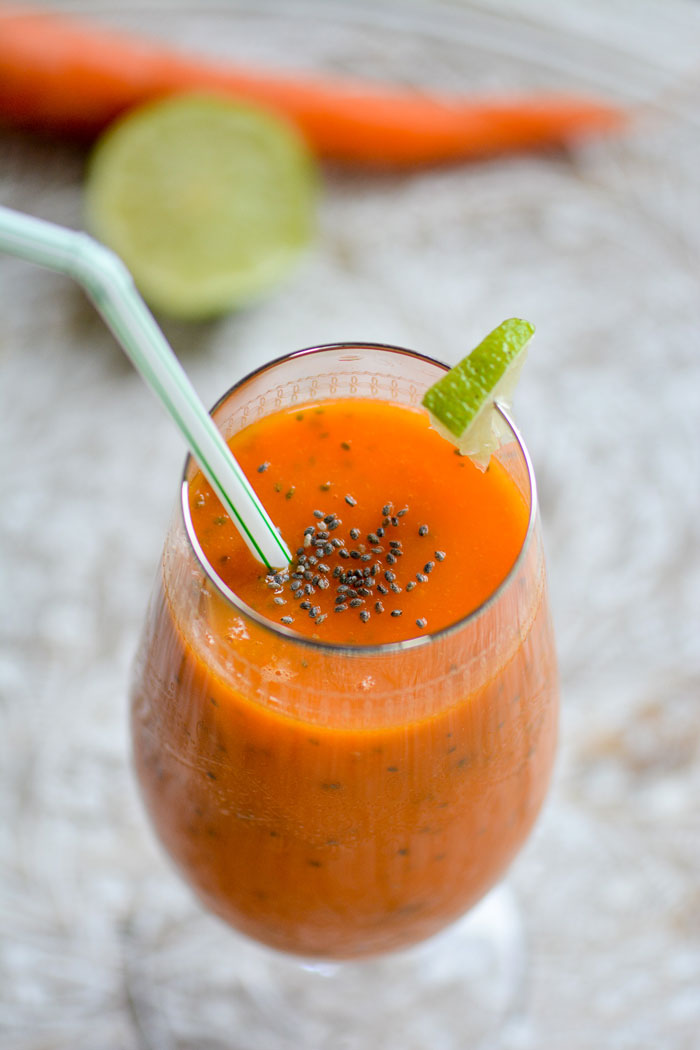 carrot-pinnaple-lime-chia-smoothie