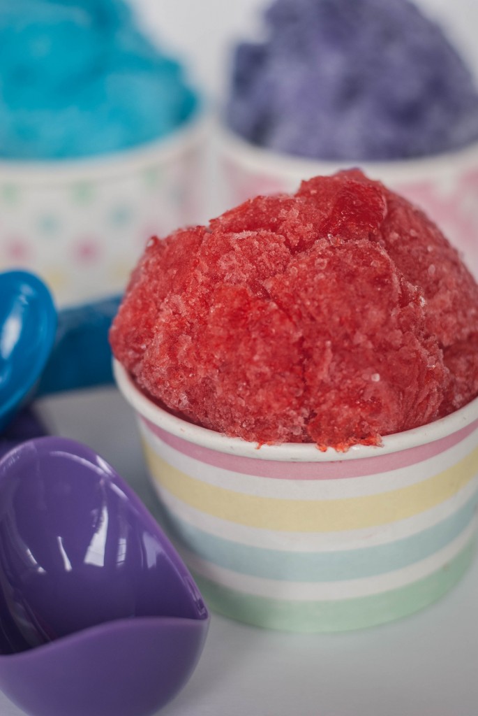 With all the great flavor of Jello, this Jello Shave Ice is SO easy to make!