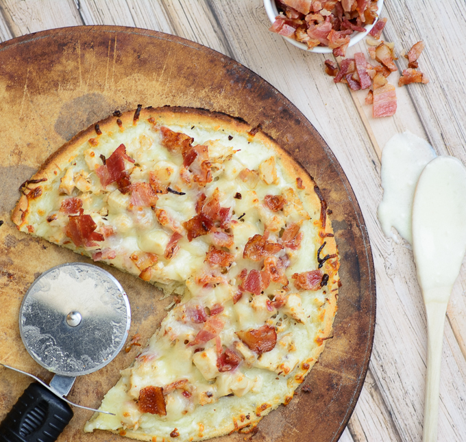 alfredo-bacon--flatbread