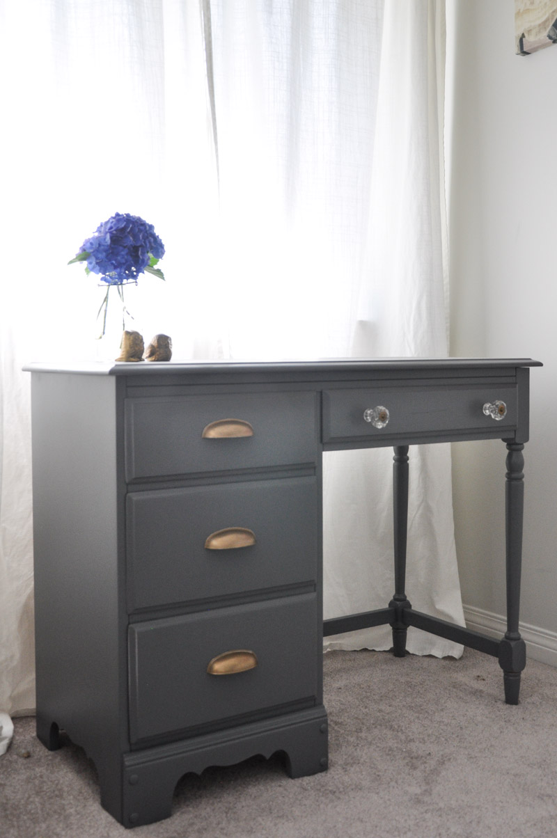 Desk-Makeover-Grey-and-Gold-Accents-With-the-Homeright-Sprayer-2-2