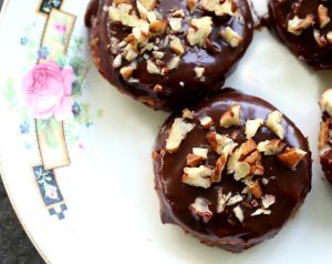 No bake rolo cookies are easy and who doesn't like caramel and chocolate?