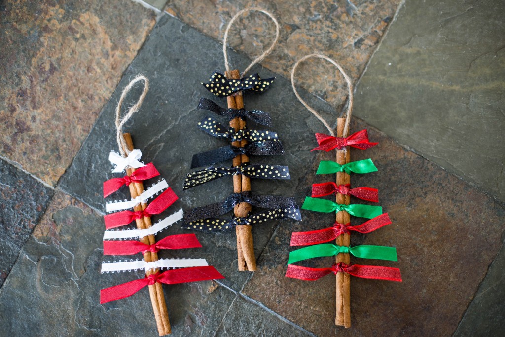 Quick and easy to make, these Cinnamon Stick Christmas Ornaments will add a darling look to your Christmas Tree. They also make for a great attachment on a wrapped present. Oh and neighbor gifts! What a cute gift to give to your neighbors!