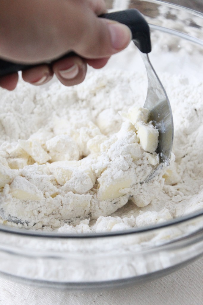 Learn how to make gluten free pie crust from scratch with this easy step-by-step tutorial!