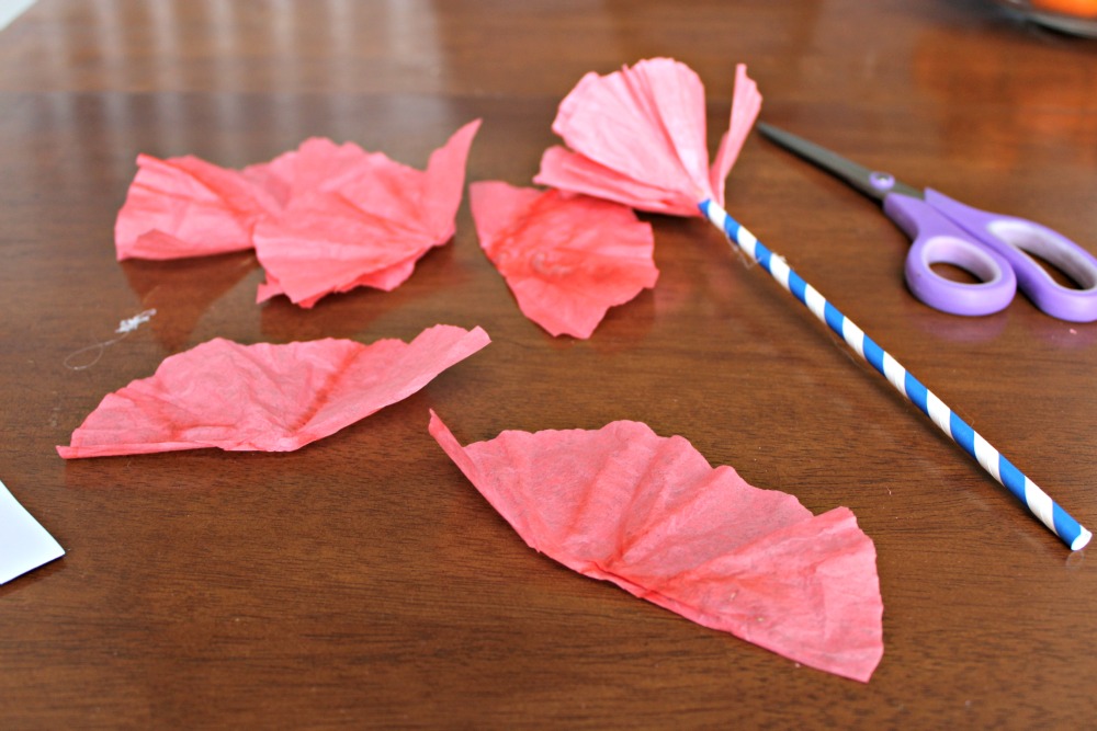 Quick, easy and cheap spring decorations, DIY Coffee Filter Carnations