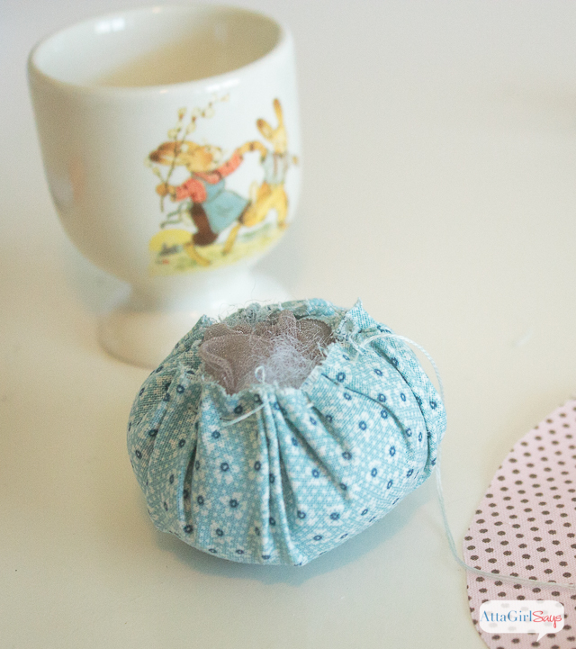 This adorable Easter Egg Cup Pincushion craft, is perfect for anyone who loves to sews.