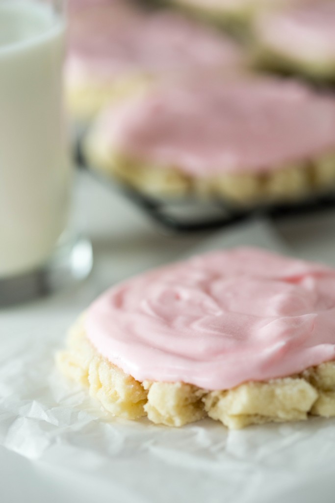 With a super moist cookie on the bottom and creamy frosting on the top, you better make a ton because these go fast! This is a copycat recipe from the Swig Soda and Bakery Stores but I've added my own little twist which my family said made them even better. 