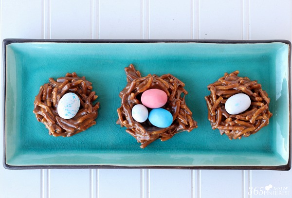 bird nest trio: With Easter just past, there is often a plethora of leftover Easter candy laying around the house. These Marshmallow Bird Nests are a great way to use up some of those leftover sweets to make something even better!