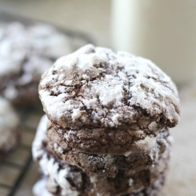 These Dark Chocolate Crackle Cookies are kind of like eating brownies, only in cookie form!