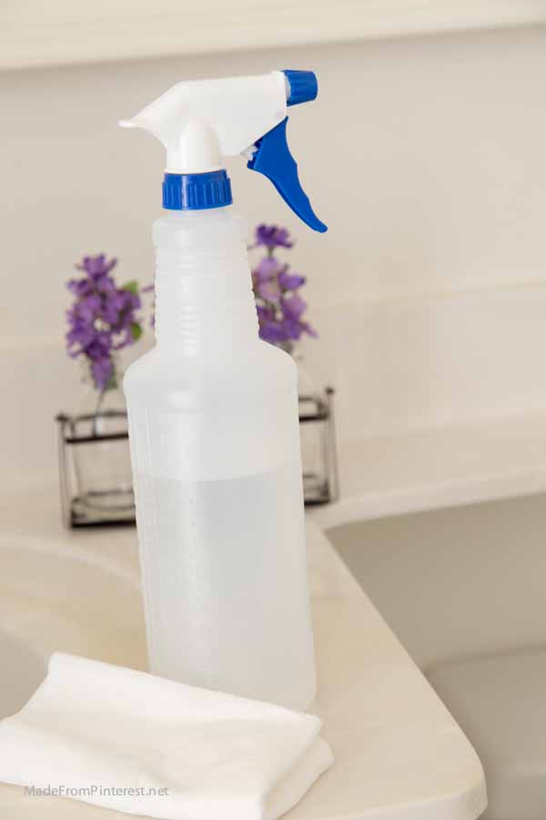 With a few simple supplies you will be able to have a spring clean bathroom in 2 minutes! A few pro tips and some key supplies picked up at Walmart can have your bathroom company ready in a flash. Don't think you can do it? You really can if you have a plan and work smart.