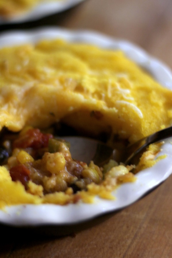 This great vegetarian tamale pie is a good way to introduce the family to meatless monday! 