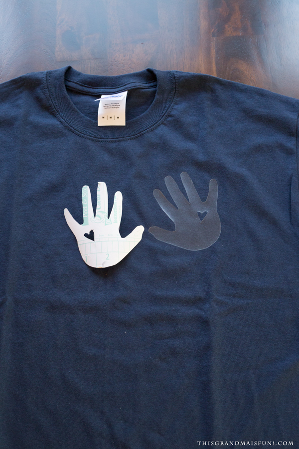 Father's day is just around the corner. I have the perfect gift you can help your grandchildren make for Dad on his special day. An Easy Fathers Day Shirt personalized with your grandchild's handprint. This is a fun, quick and easy project that Dad will love to wear over and over again! And you can always make a second one for Grandpa! (Grandpas love this kind of stuff!) 