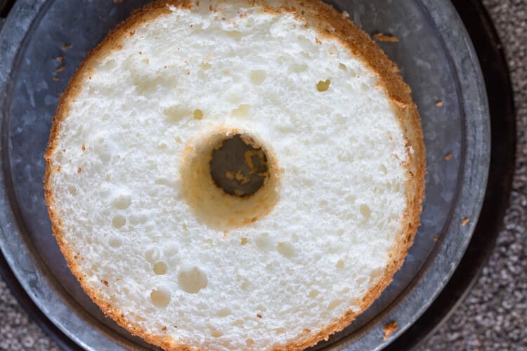 Angel food cake with a hole that cuts through the center