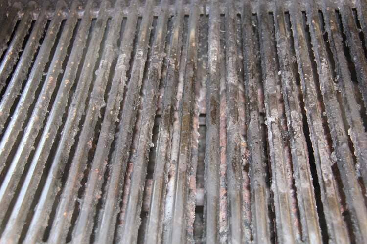 Cleaning BBQ grills the magic way photo of a bad BBQ grill